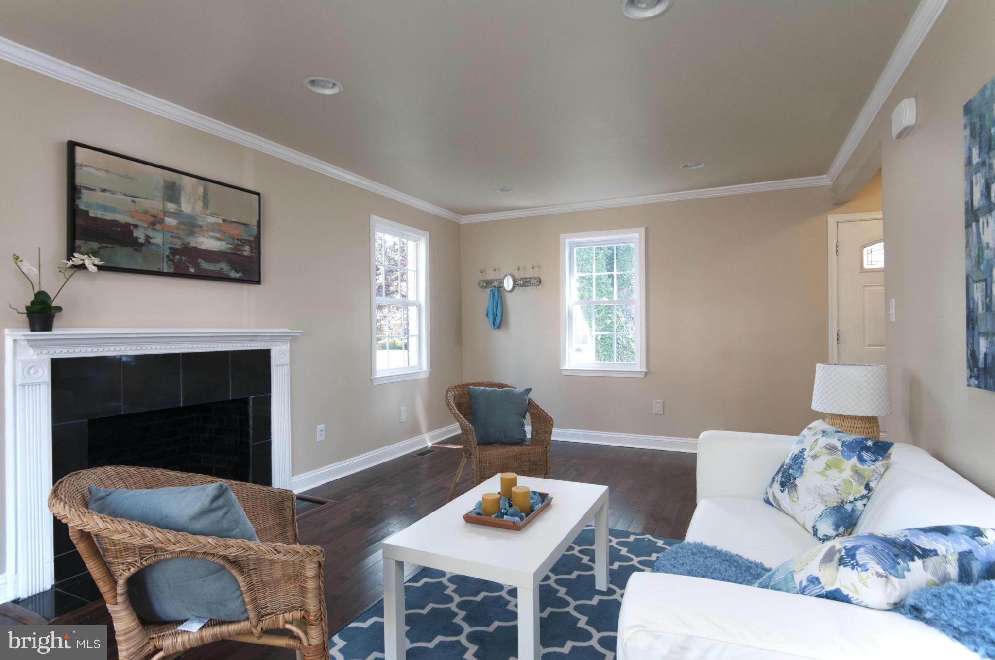 4206 Colonial Road Pikesville, MD 21208 - Photo 8 of 19 Living Room