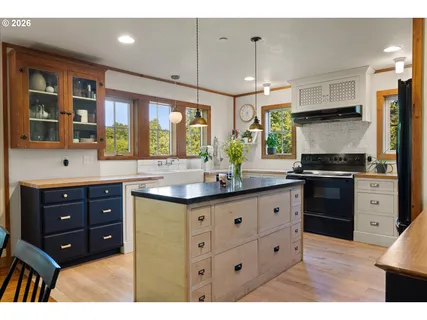 $759,000 | 18210 369th Circle, Yacolt, WA 98675