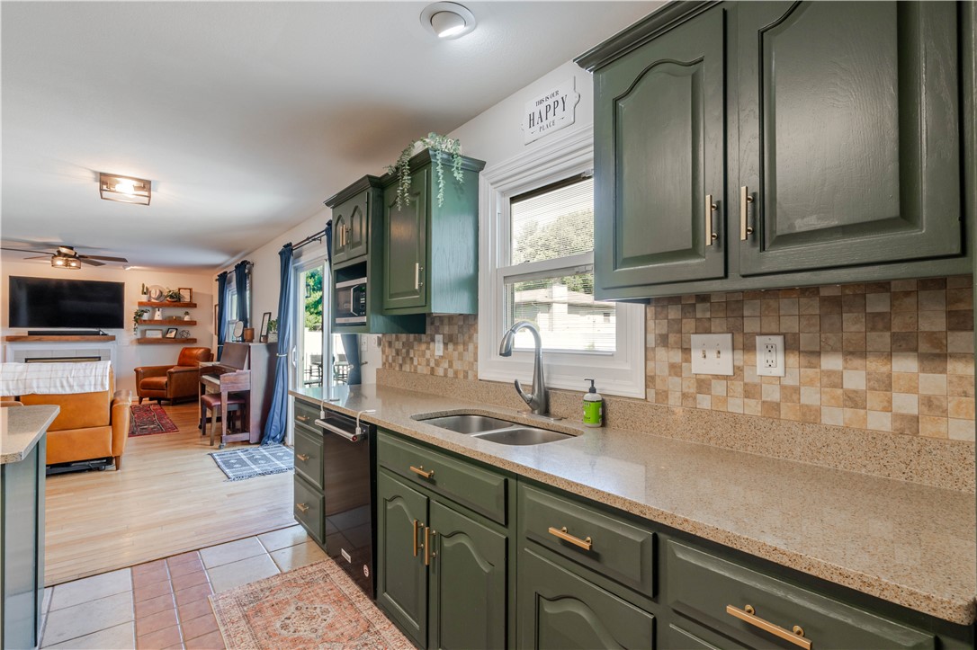 636 West Waterford Lane Decatur, IL 62526 - Photo 11 of 42
