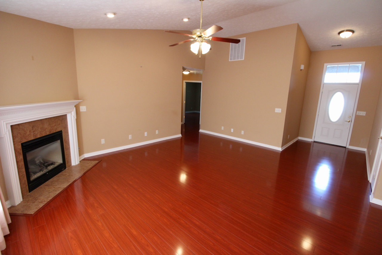 10401 Chatteris Road Evansville, IN 47725 - Photo 2 of 24