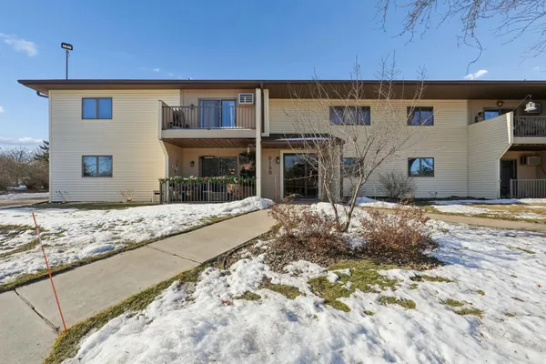 $160,000 | 3125 Cory Lane, Unit 208, Hastings, MN 55033