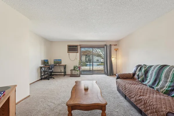 $160,000 | 3125 Cory Lane, Unit 208, Hastings, MN 55033