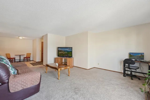 $160,000 | 3125 Cory Lane, Unit 208, Hastings, MN 55033