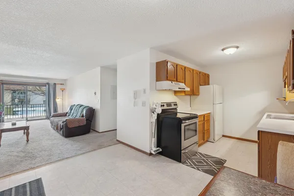 $160,000 | 3125 Cory Lane, Unit 208, Hastings, MN 55033