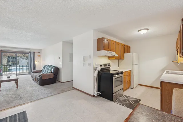 $160,000 | 3125 Cory Lane, Unit 208, Hastings, MN 55033
