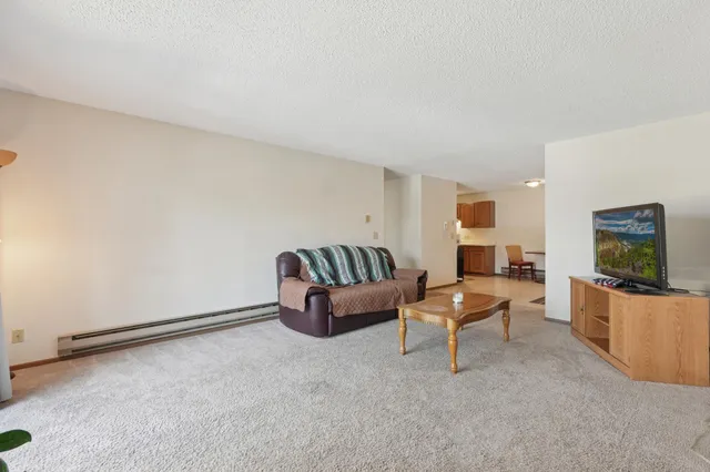 $160,000 | 3125 Cory Lane, Unit 208, Hastings, MN 55033