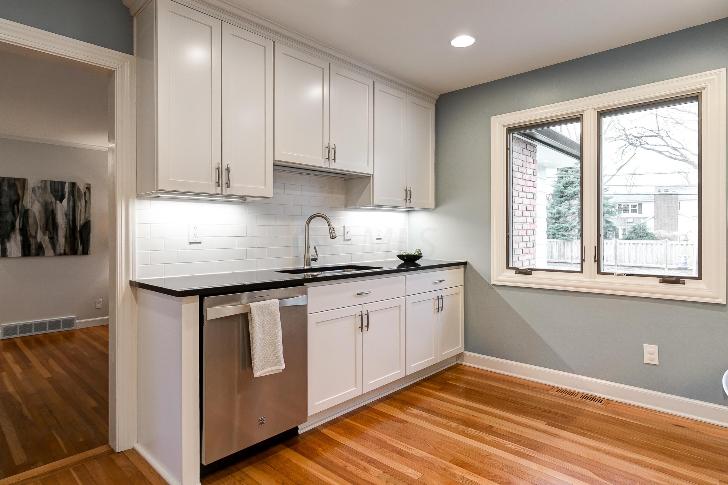3911 Chevington Road Upper Arlington, OH 43220 - Photo 12 of 34