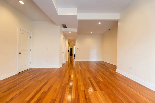 $1,700 | 3827 West Flournoy Street, Unit 1, Chicago, IL 60624