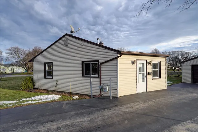 $169,900 | 20 Fairchild Road, Gates, NY 14606