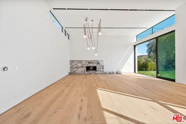 $48,000 | 2501 Banyan Drive, Los Angeles, CA 90049