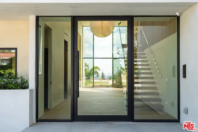 $48,000 | 2501 Banyan Drive, Los Angeles, CA 90049