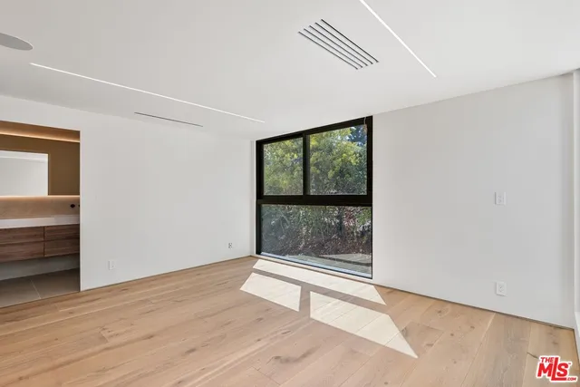 $48,000 | 2501 Banyan Drive, Los Angeles, CA 90049