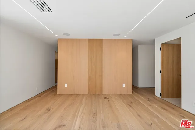 $48,000 | 2501 Banyan Drive, Los Angeles, CA 90049