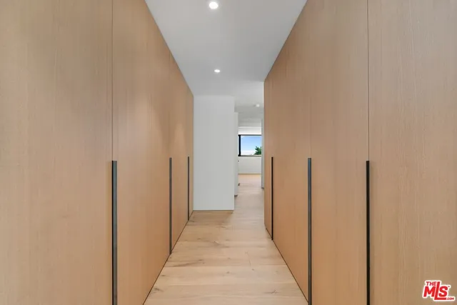 $48,000 | 2501 Banyan Drive, Los Angeles, CA 90049