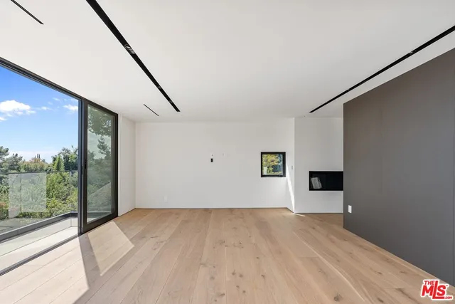 $48,000 | 2501 Banyan Drive, Los Angeles, CA 90049