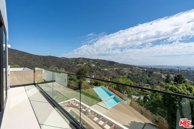 $48,000 | 2501 Banyan Drive, Los Angeles, CA 90049