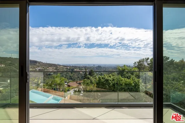 $48,000 | 2501 Banyan Drive, Los Angeles, CA 90049