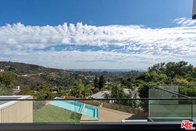 $48,000 | 2501 Banyan Drive, Los Angeles, CA 90049