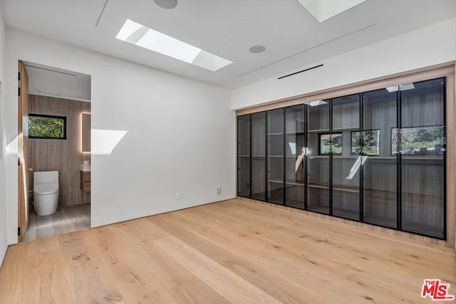 $48,000 | 2501 Banyan Drive, Los Angeles, CA 90049