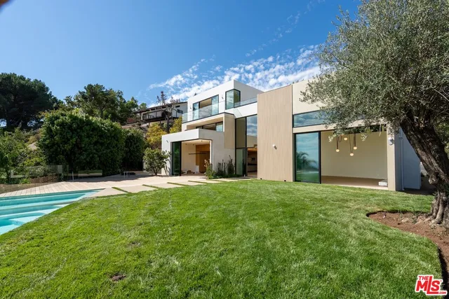 $48,000 | 2501 Banyan Drive, Los Angeles, CA 90049