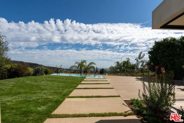 $48,000 | 2501 Banyan Drive, Los Angeles, CA 90049