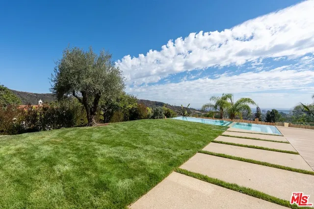 $48,000 | 2501 Banyan Drive, Los Angeles, CA 90049