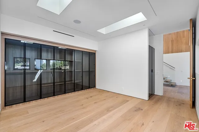 $48,000 | 2501 Banyan Drive, Los Angeles, CA 90049