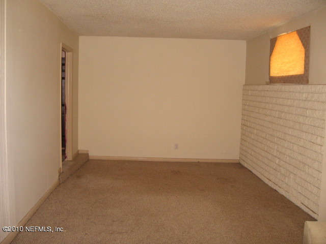 7903 Lavin Road Jacksonville, FL 32221 - Photo 2 of 11 family room