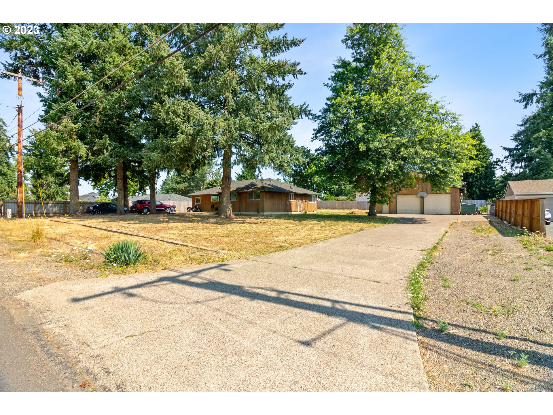 19600 Leland Road Oregon City, OR 97045 - Photo 2 of 34 a view of backyard of a house