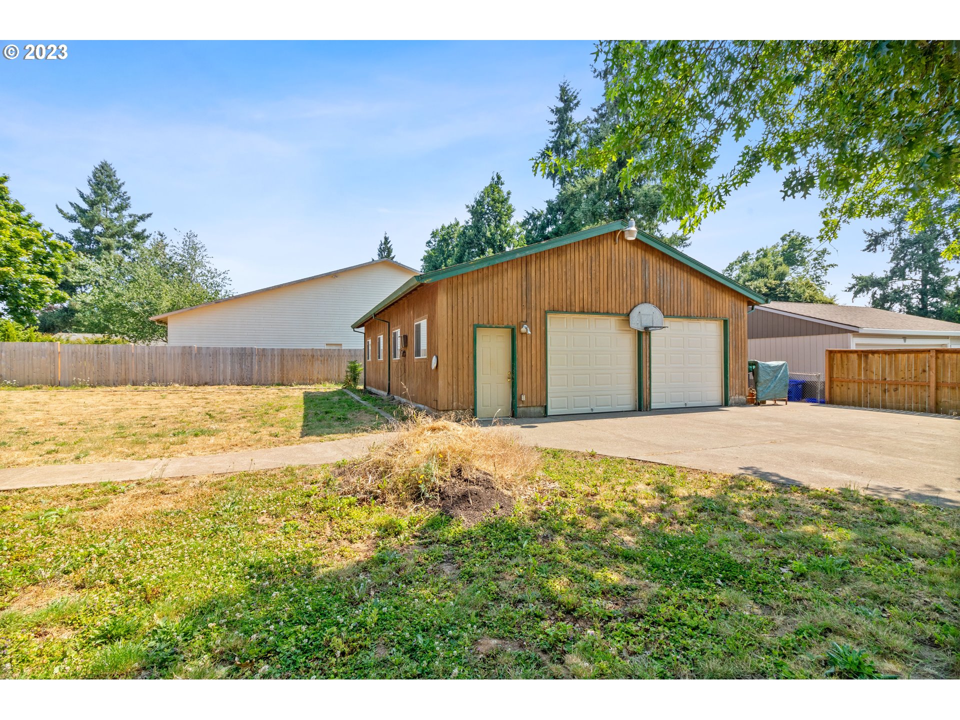 19600 Leland Road Oregon City, OR 97045 - Photo 27 of 34 a house view with a outdoor space