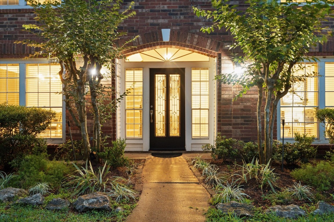 4419 3 Rivers Drive Sugar Land, TX 77478 - Photo 3 of 33 a front view of a house with a yard