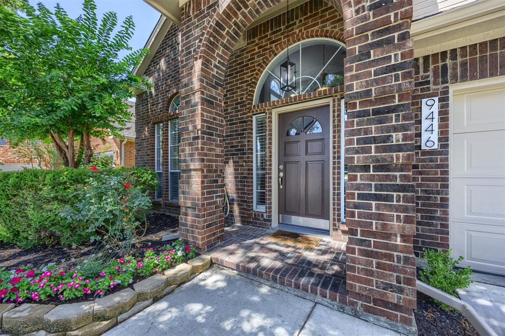 9446 Abbey Road Irving, TX 75063 - Photo 2 of 40