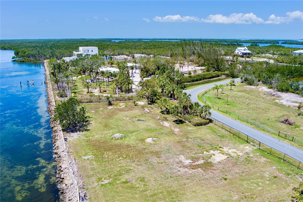285 Horseshoe Loop Road Terra Ceia, FL 34250 - Photo 6 of 16