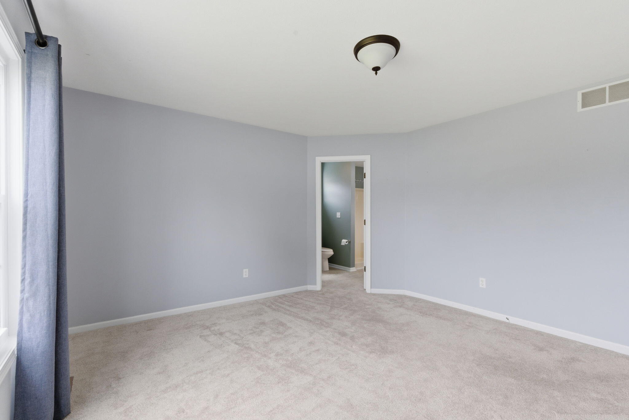 1406 Pine Creek Road Valparaiso, IN 46383 - Photo 14 of 30 2048x1367