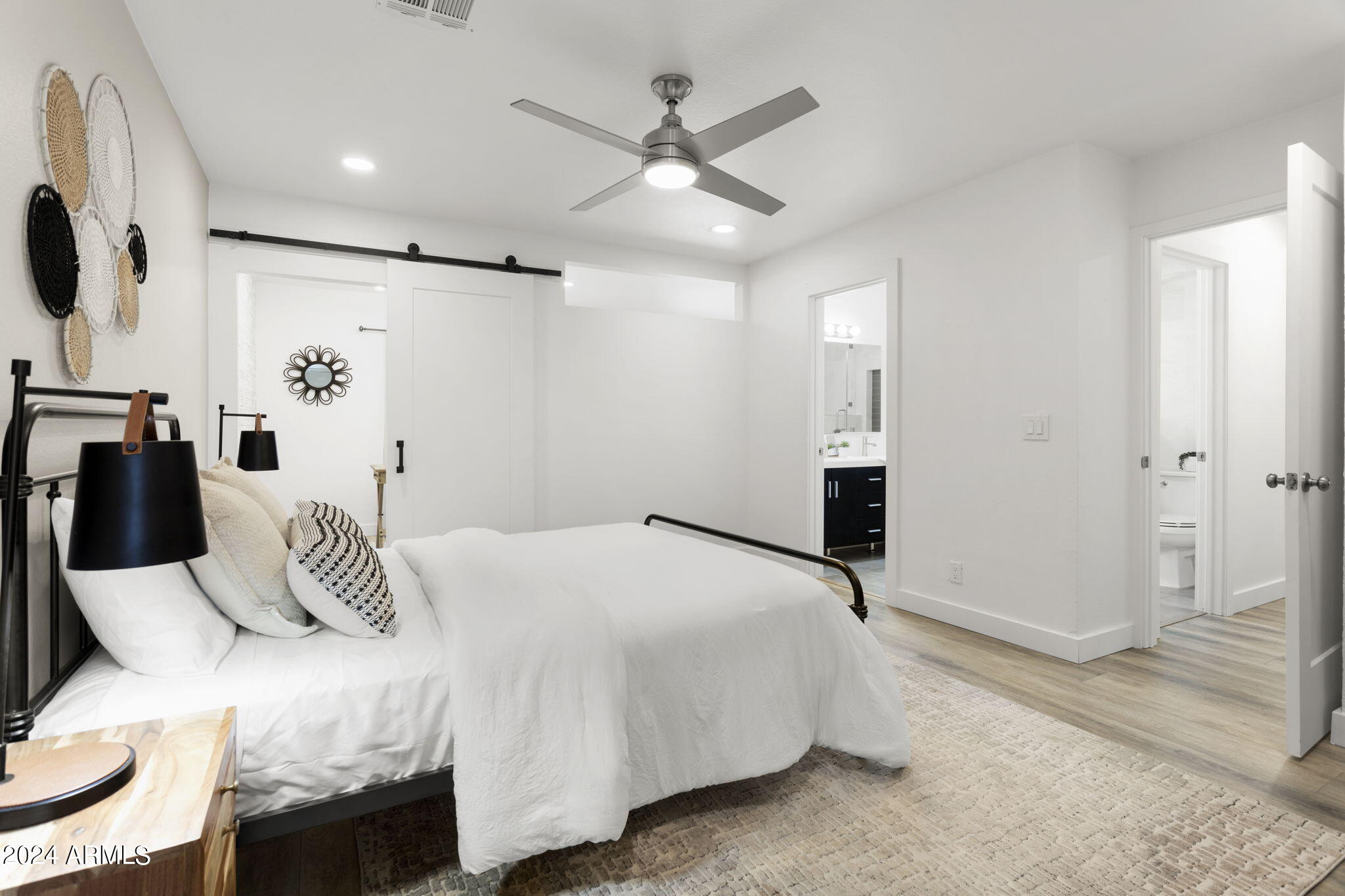 3136 North 38th Street, Unit 1 Phoenix, AZ 85018 - Photo 20 of 42 Master walks into bath & loft
