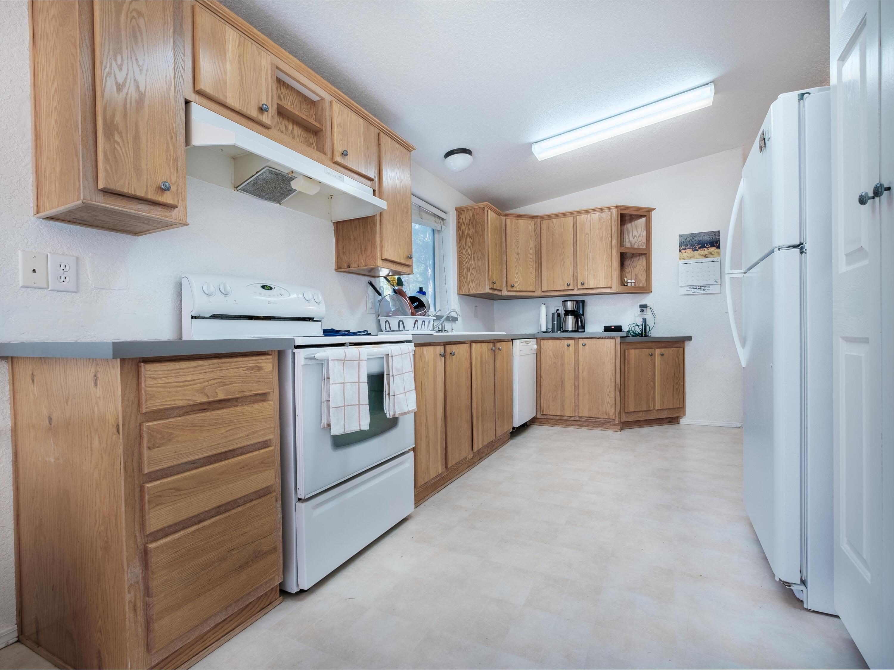 60477 Pima Road Bend, OR 97702 - Photo 12 of 25 Kitchen