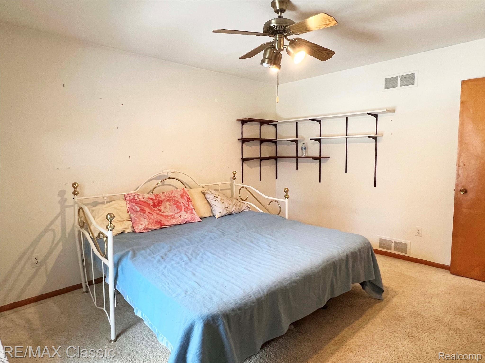 1753 Old Plank Road Milford, MI 48381 - Photo 21 of 32 3rd bedroom