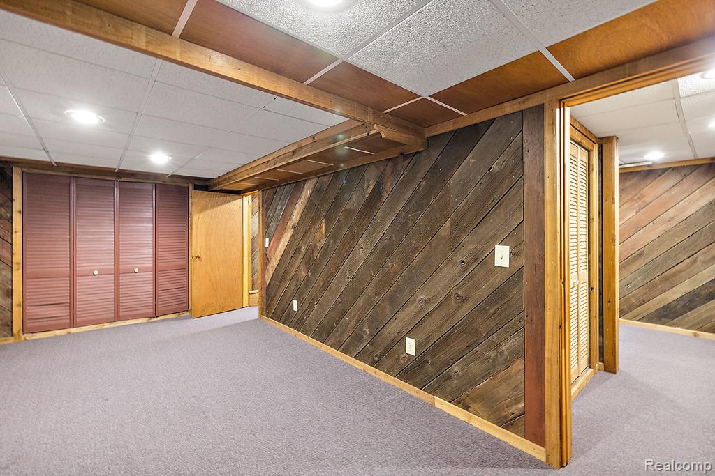 9844 Pine Knob Road Clarkston, MI 48348 - Photo 40 of 65 Gallery Image 40