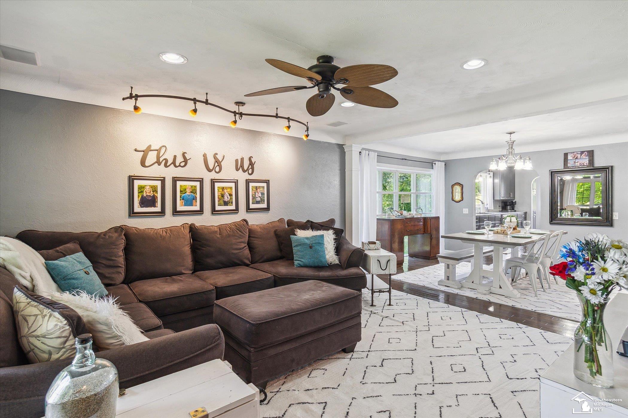 221 East Temperance Road Temperance, MI 48182 - Photo 8 of 66 50114157-7.JPG