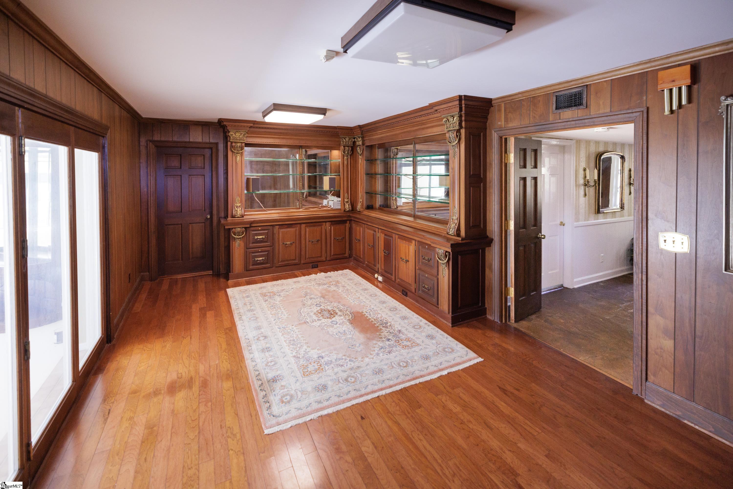 731 Parkins Mill Road Greenville, SC 29607 - Photo 8 of 41