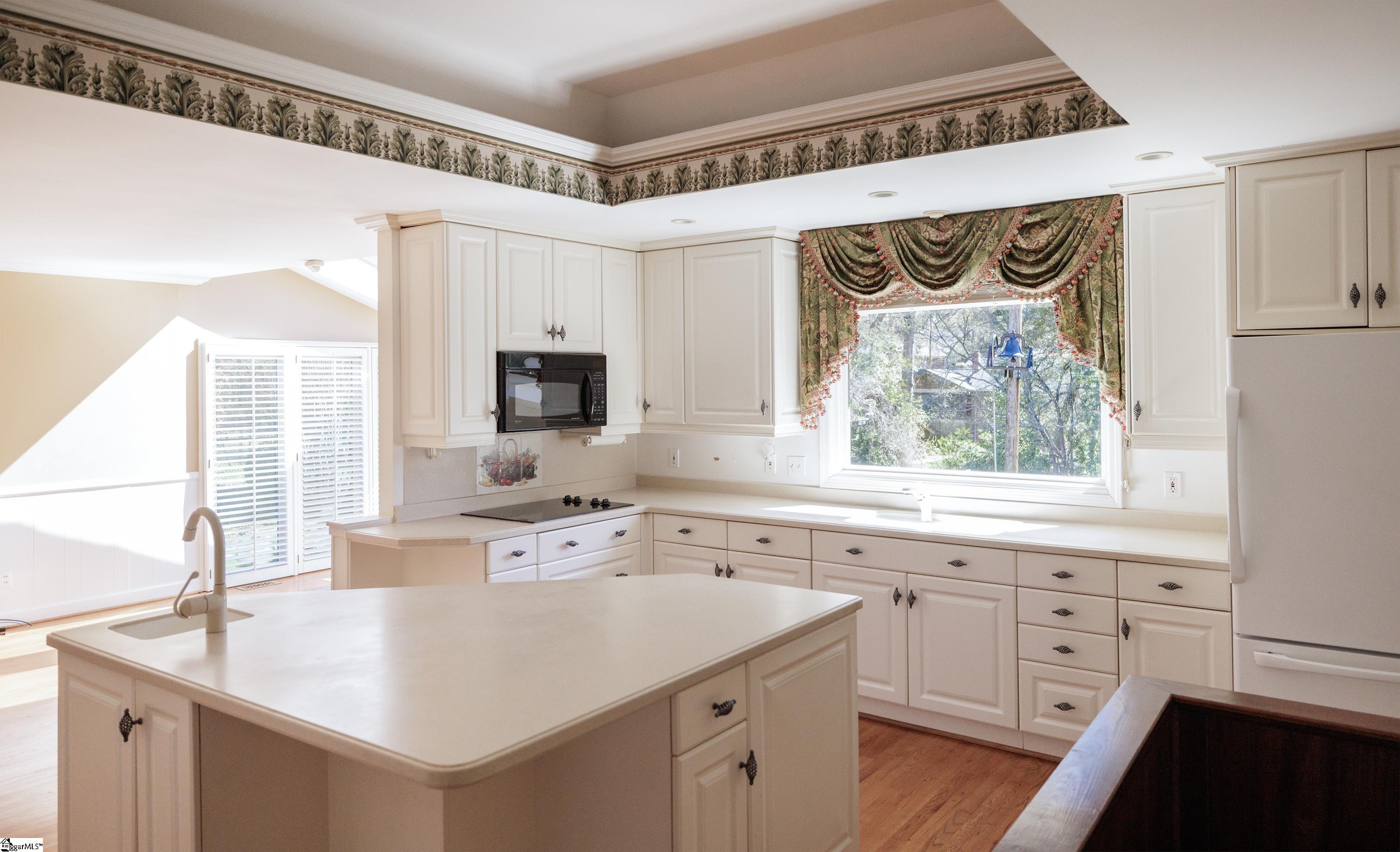 731 Parkins Mill Road Greenville, SC 29607 - Photo 10 of 41