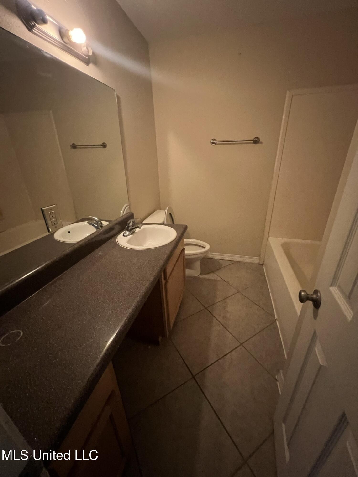 1625 Martin Bluff Road, Unit 47 Gautier, MS 39553 - Photo 6 of 12 IMG_0207