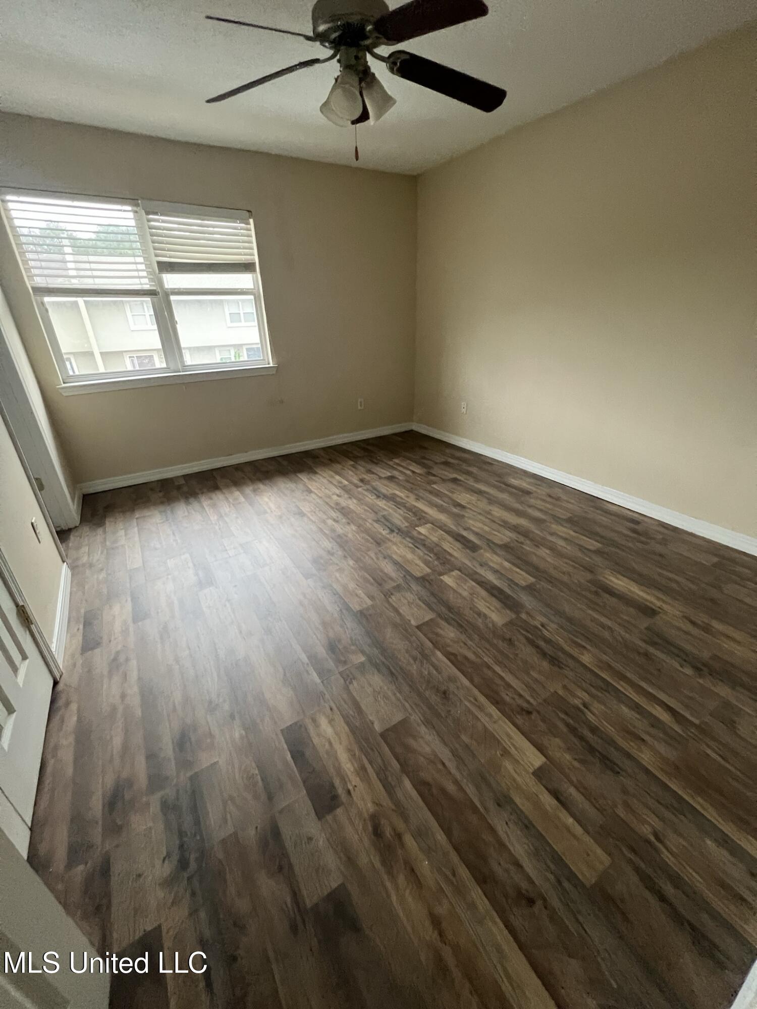 1625 Martin Bluff Road, Unit 47 Gautier, MS 39553 - Photo 8 of 12 IMG_0210