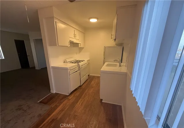 a view of utility room