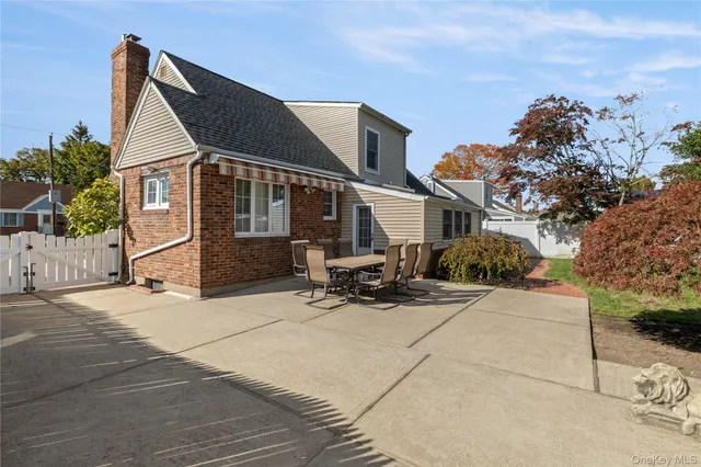 $4,950 | 17 Cedar Drive, Farmingdale, NY 11735