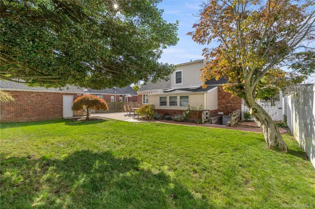 $4,950 | 17 Cedar Drive, Farmingdale, NY 11735