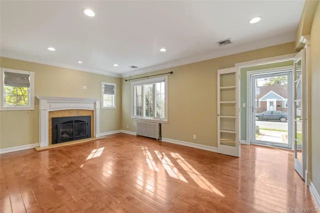 $4,950 | 17 Cedar Drive, Farmingdale, NY 11735