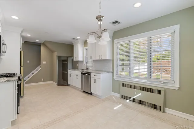 $4,950 | 17 Cedar Drive, Farmingdale, NY 11735