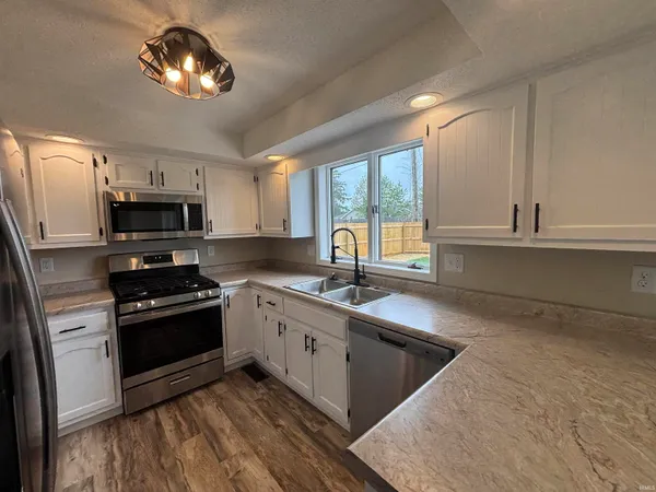 $294,900 | 6823 Laurelwood Cove, Fort Wayne, IN 46835