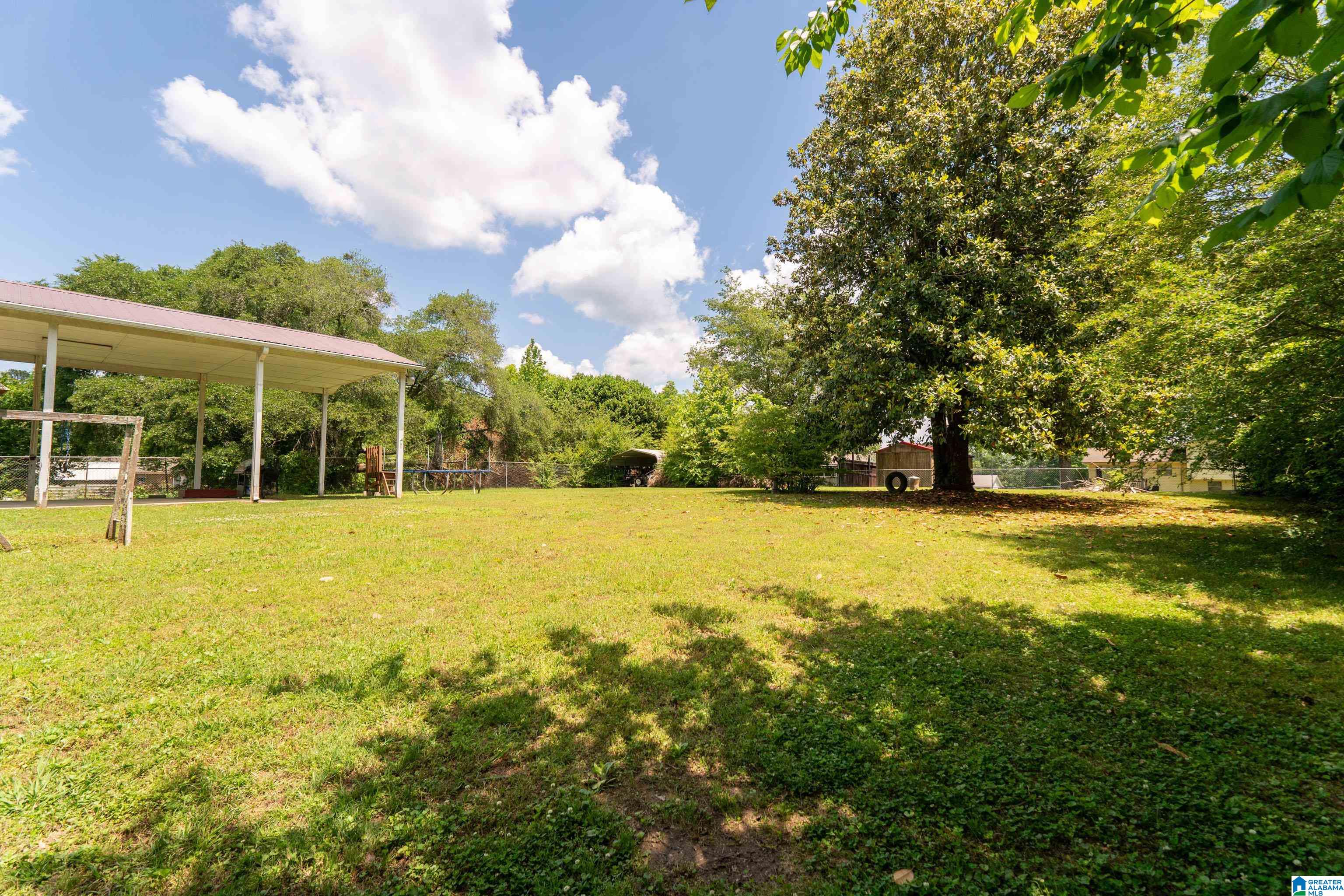 704 Hilltop Road Warrior, AL 35180 - Photo 7 of 56